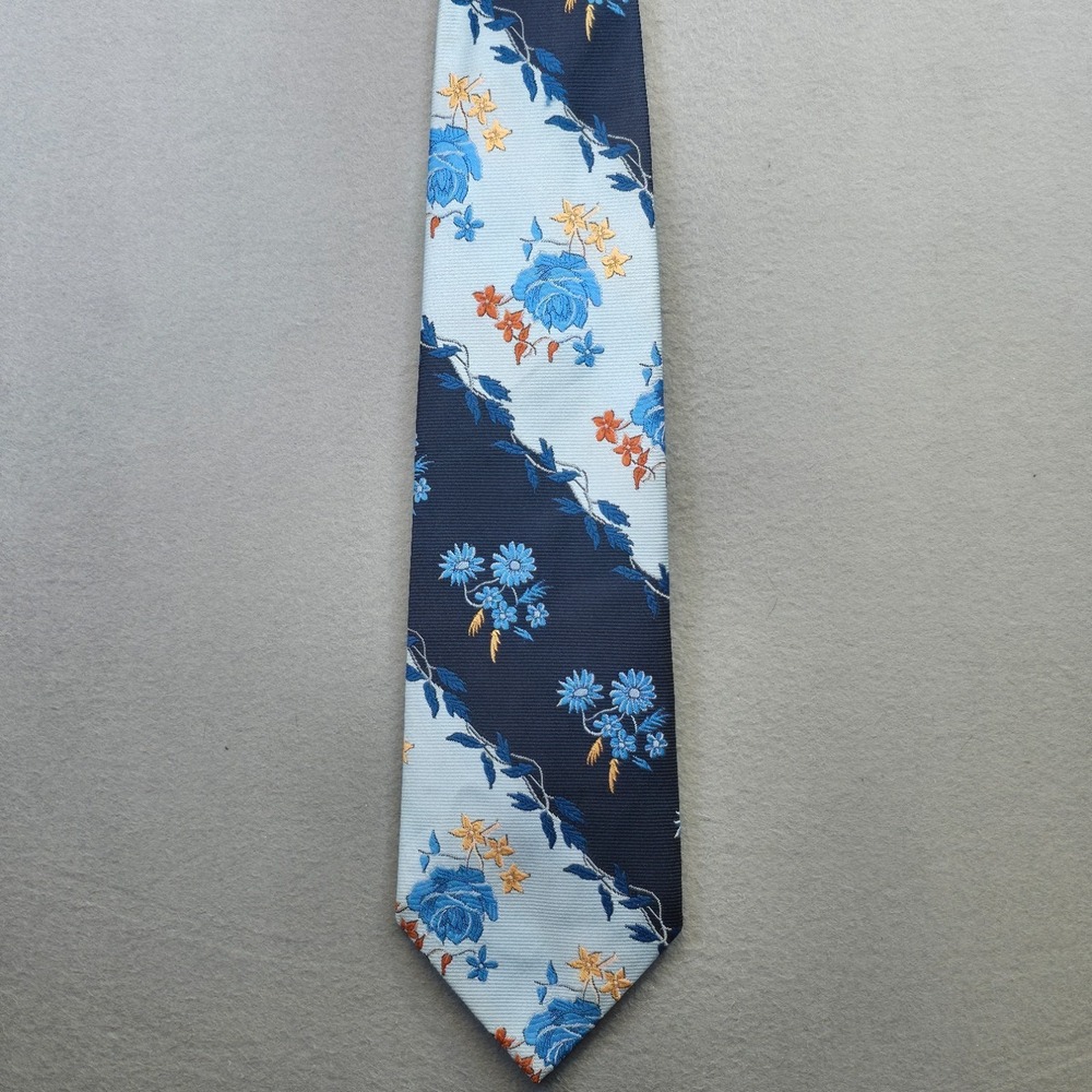 Vintage Castle Blue Floral Striped‎ Neck Tie Size 4.25X58